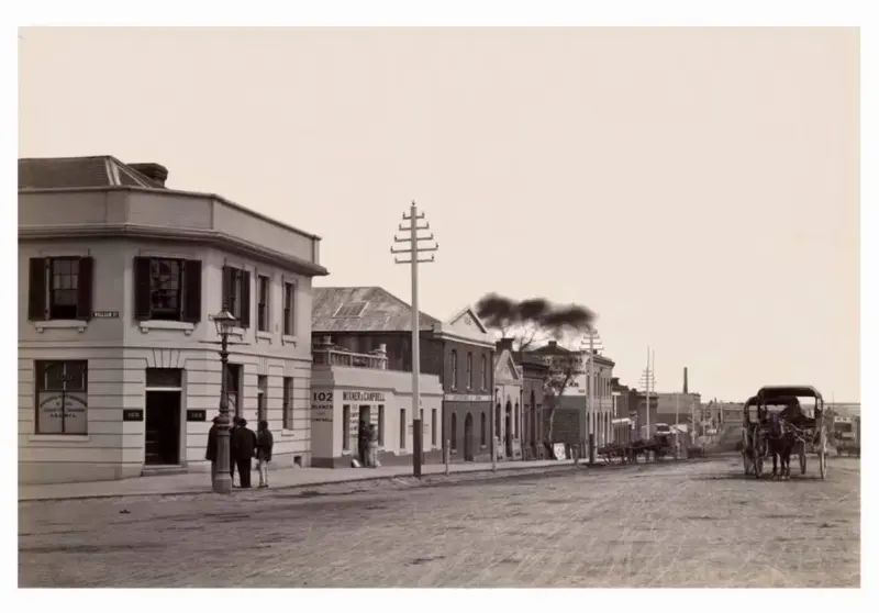 Collins & William Sts