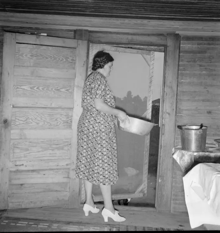 Tobacco sharecropper"s wife