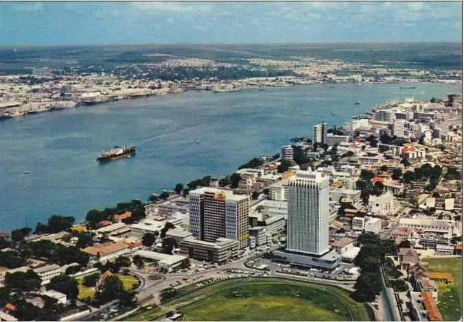 Harbour and independent building.
