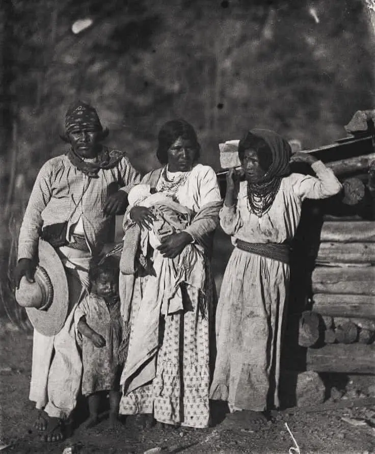 Familia Tepehuán Familia Tepehuán