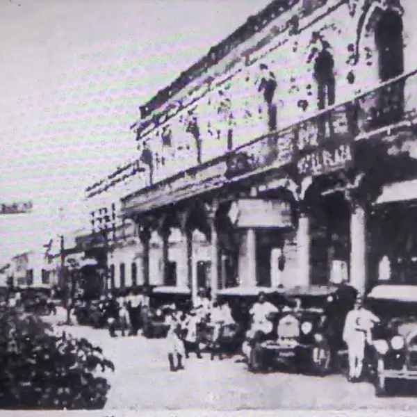 Una calle de Manzanillo