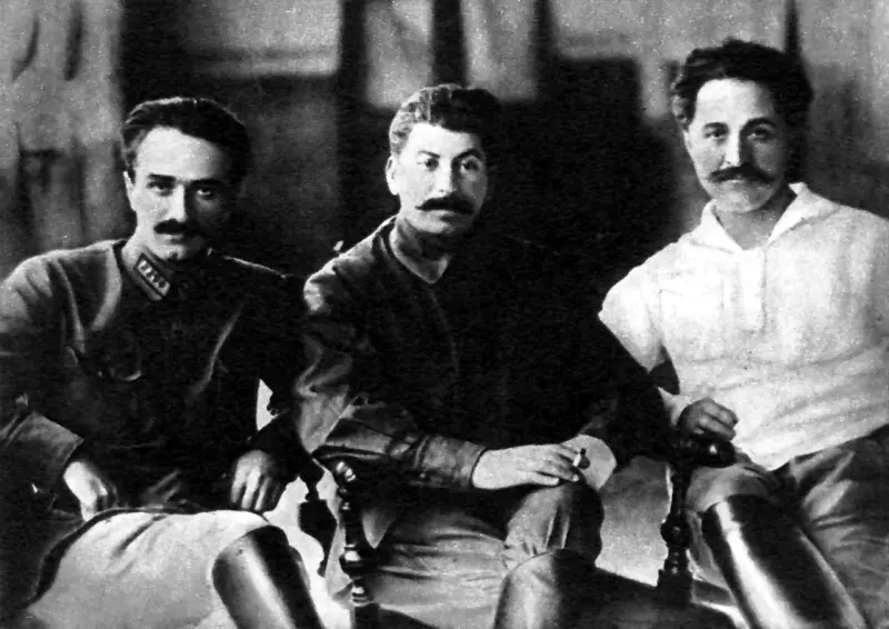 Anastás Mikoyán, Stalin and ySergó Ordzhonikidze