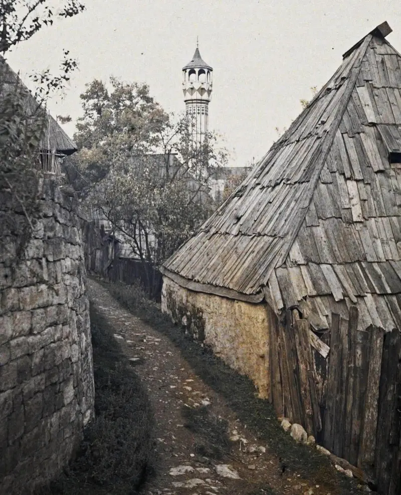Jajce by Auguste Leon.
