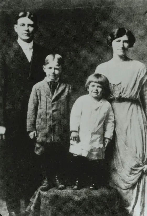 Ronald Reagan, (with "Dutch" haircut) Neil Reagan, and parents