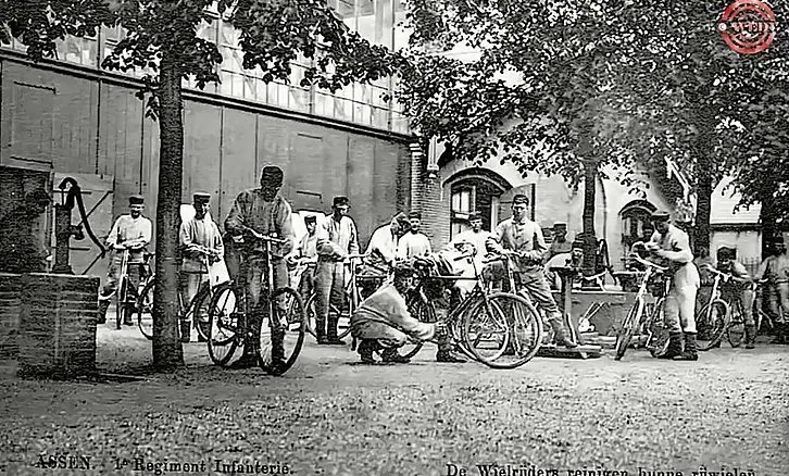 STREET VIEW WITH CYCLES