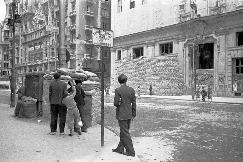Fortificaciones en la Gran Via madrileña