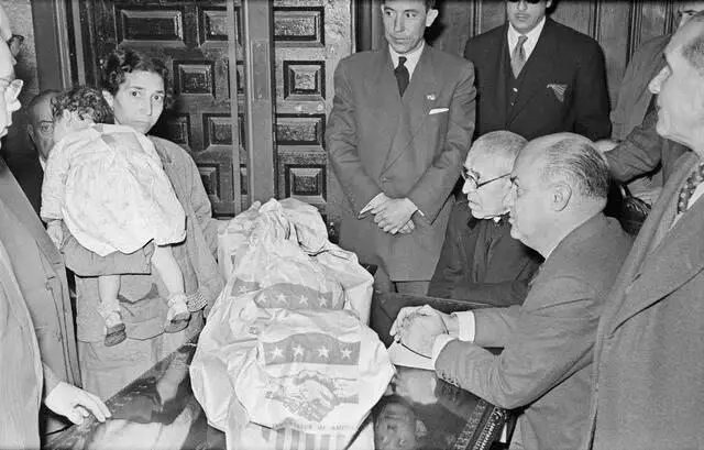 Entrega de bolsas de comida