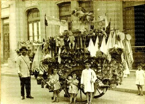 Vendedor ambulante " turco" con su carro