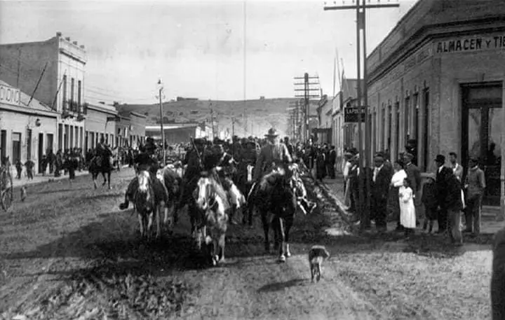 Policía Fronteriza ingresando por calle San Martín