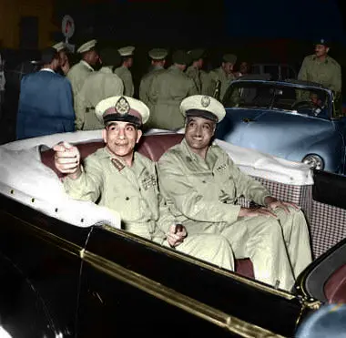 Nasser (right) and Mohamed Naguib (left)
